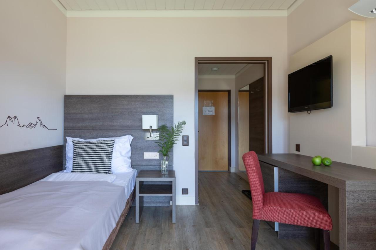 Budget Rooms Gstaad Шёнрид Экстерьер фото